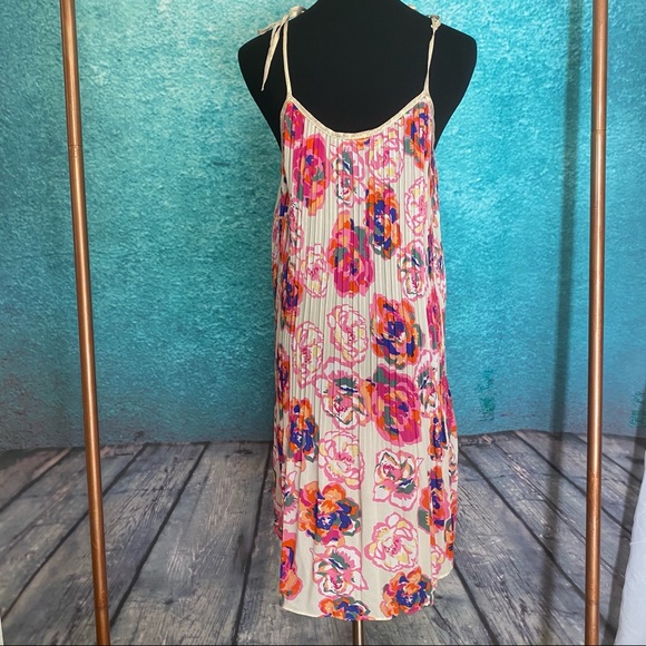 Kaktus Floral Pleated Summer Dress - Picture 4 of 5